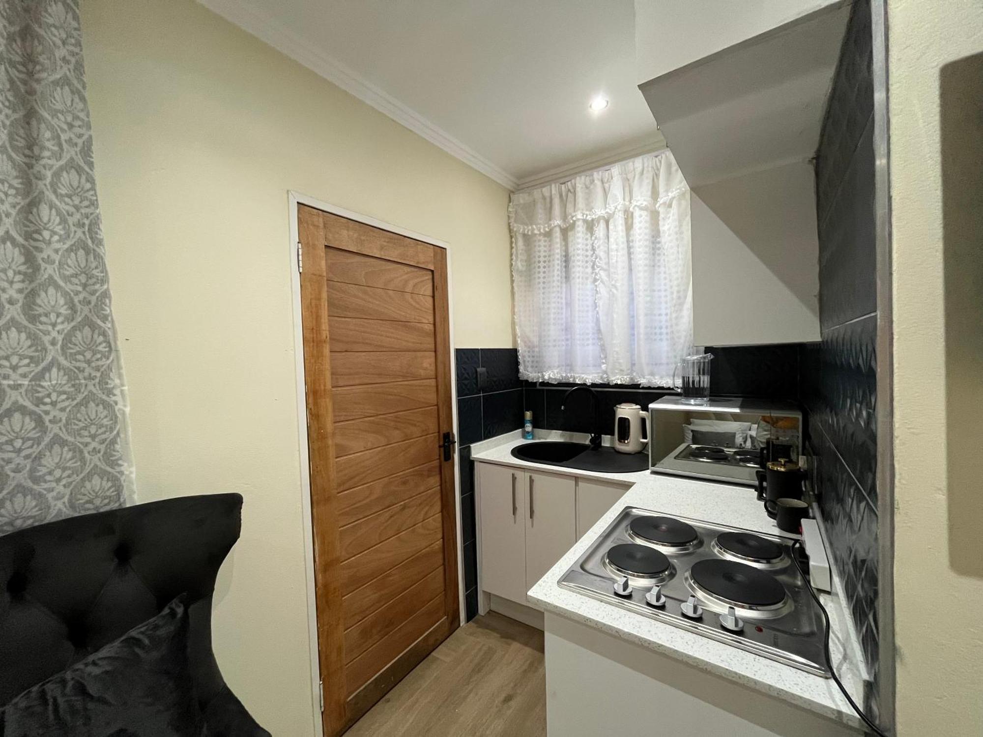 The Benjamin Accomodation Edenvale Exterior foto